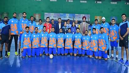 National Games: 2036 में ओलंपिक की मेजबानी मिली तो रुद्रपुर रहेगा इवेंट का दावेदार : रेखा आर्या Sports Minister Rekha Arya inaugurated the handball competition of the 38th National Games in rudrapur
