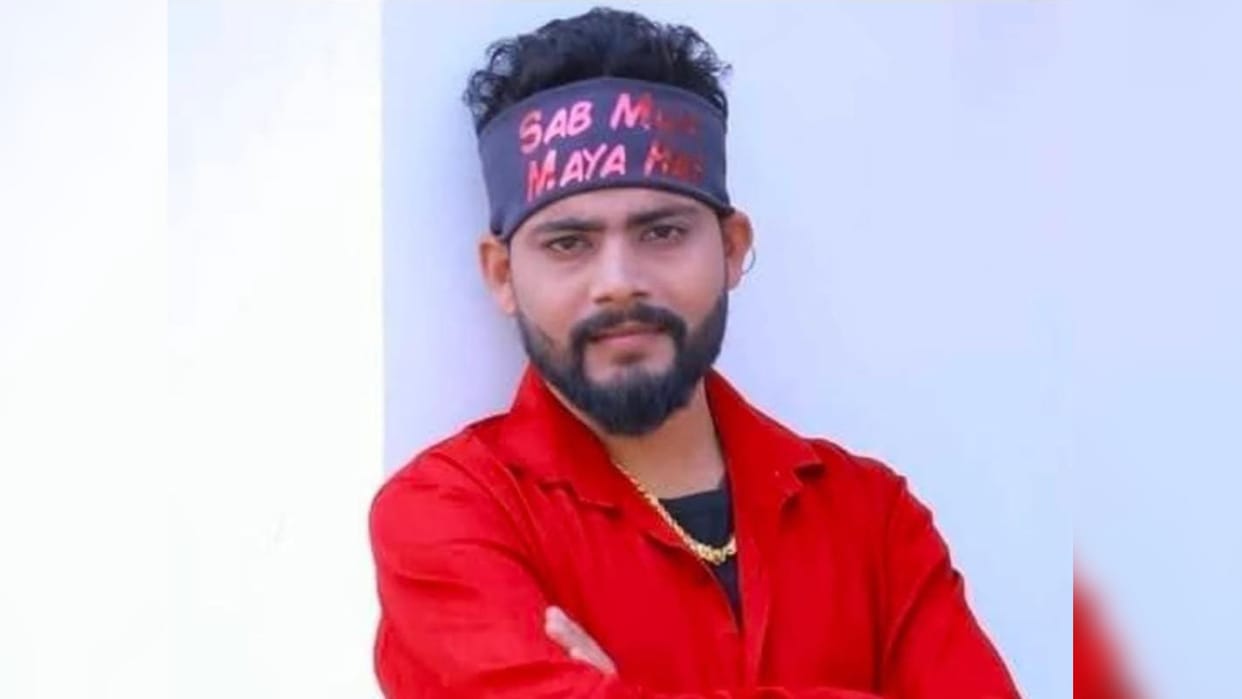 Young Bhojpuri singer dies in road accident mau fighting for life and death family broke down