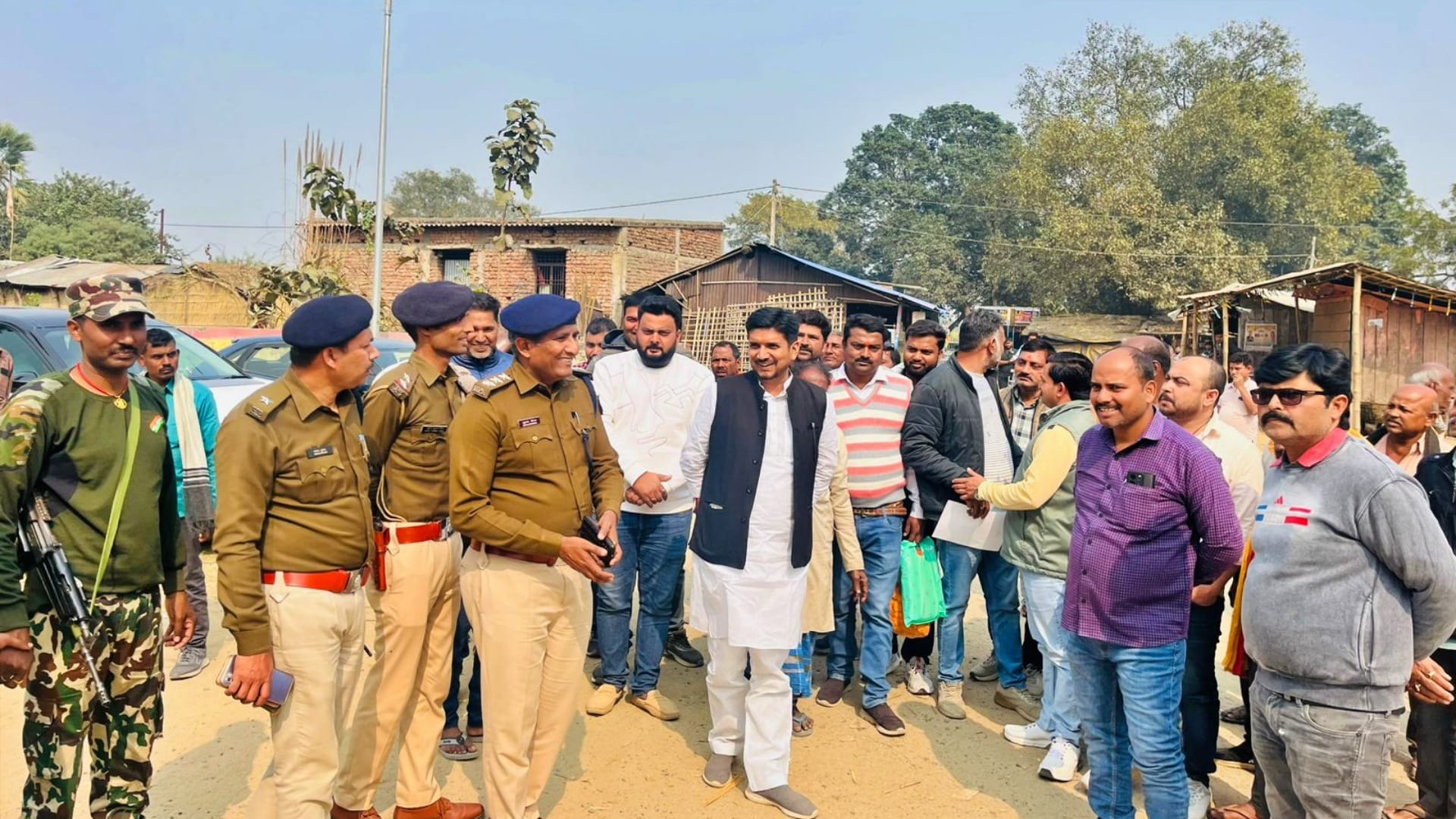 Bettiah News: Union Railway Minister Ashwini Vaishnav arrived on Bihar tour, inaugurated Cantonment ROB