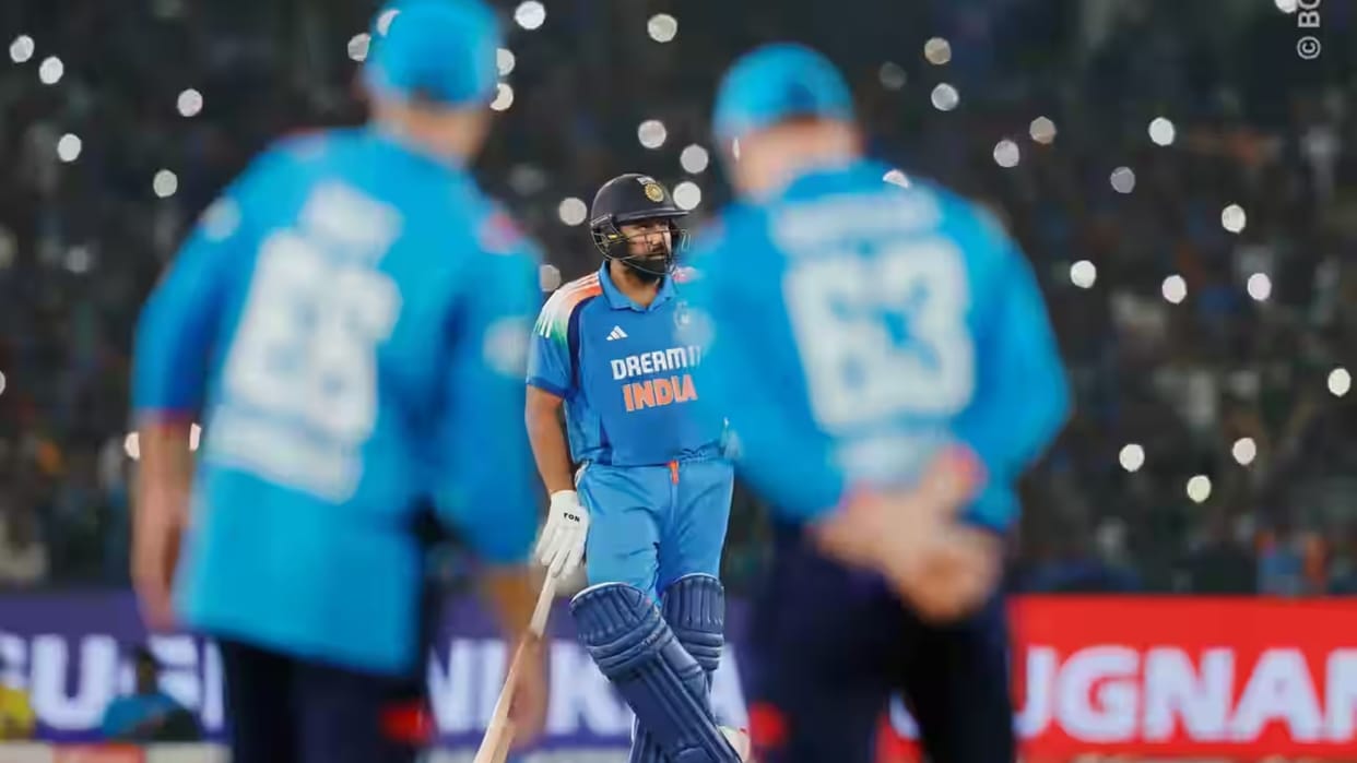 IND vs ENG: Flood lights went off 3 times within nine minutes finally players had to leave field match stopped