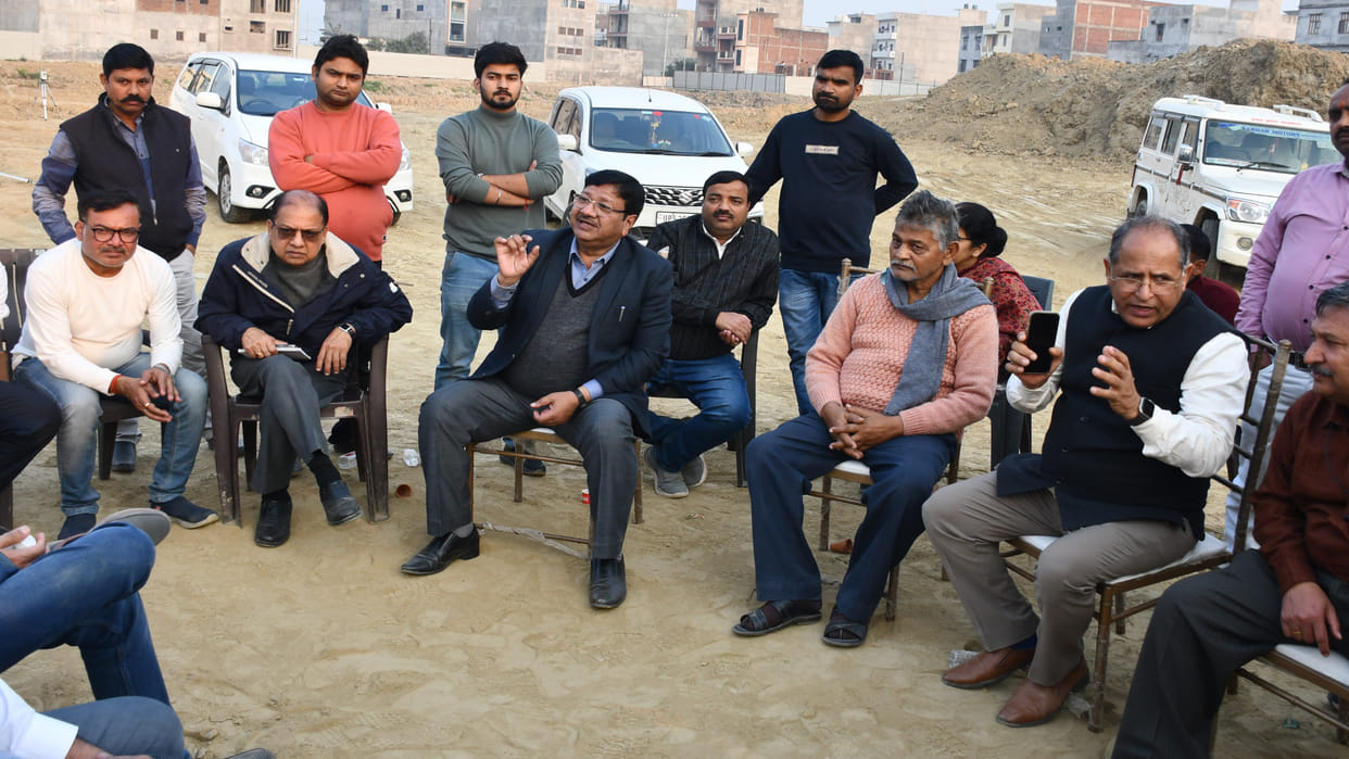 IIT Roorkee team came to inspect Gorakhpur Green Wood Apartment, GDA is doing the construction
