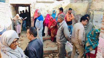 UP: In Baghpat, when cattle destroyed the crop, a farmer committed suicide by hanging himself...