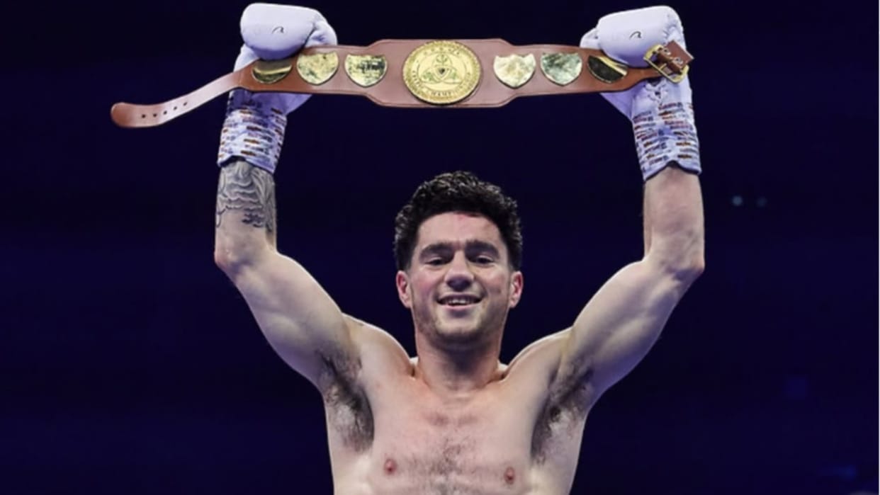 Irish boxer John Cooney dies a week after Celtic super-featherweight title defeat against Nathan Howells