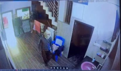 Theft at MLAs sister in laws house Naseem met CP said there has been a lot of damage CCTV footage found