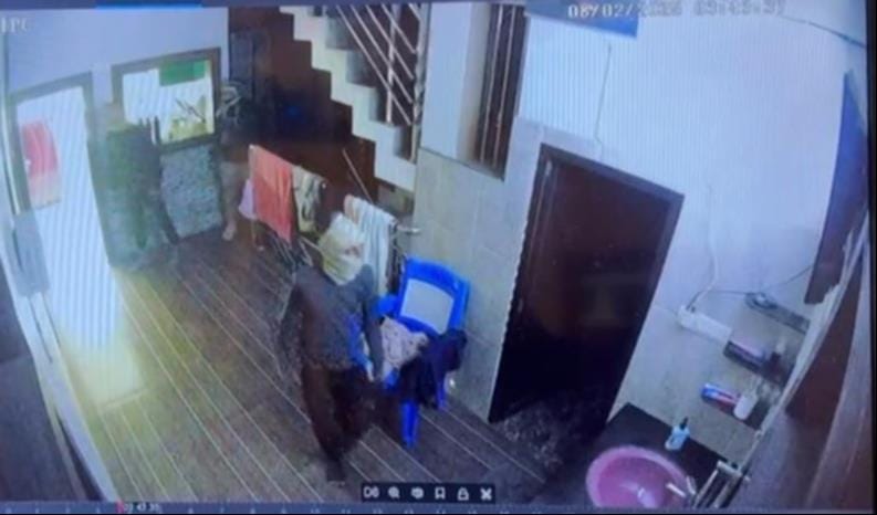 90 lakhs stolen from SP MLA Naseems brother in laws house theft done in only one room suspicion of recce