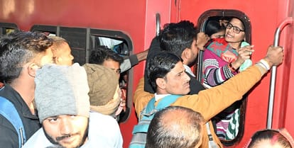 Kanpur Along with seats galleries and toilets are sold in trains passengers with general tickets are charged
