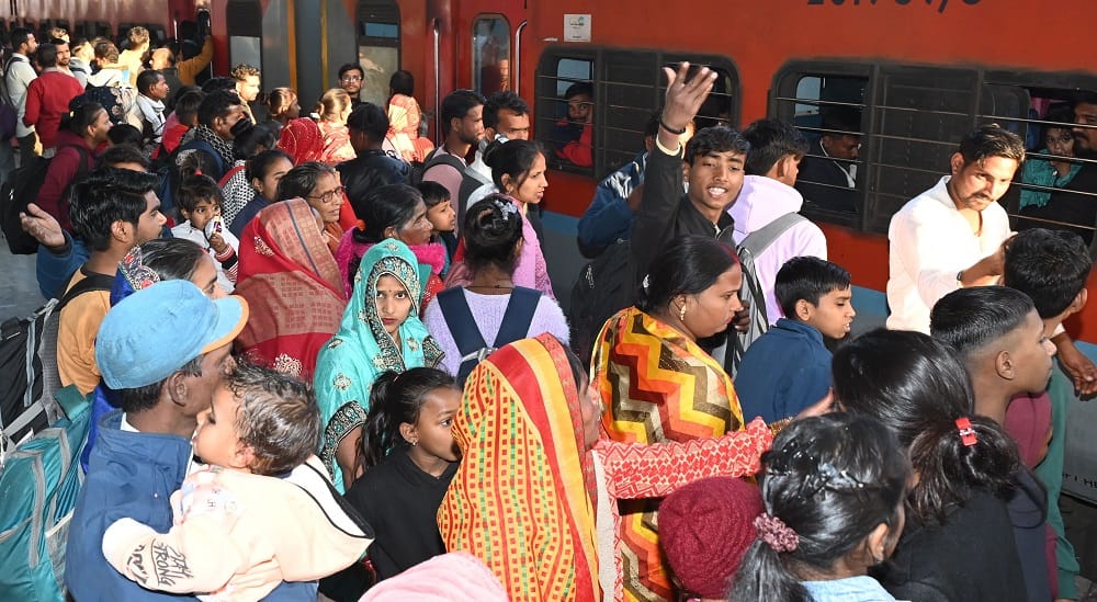 There will no shortage of seats 202 festival special trains will run pass through Central Station Govindpuri