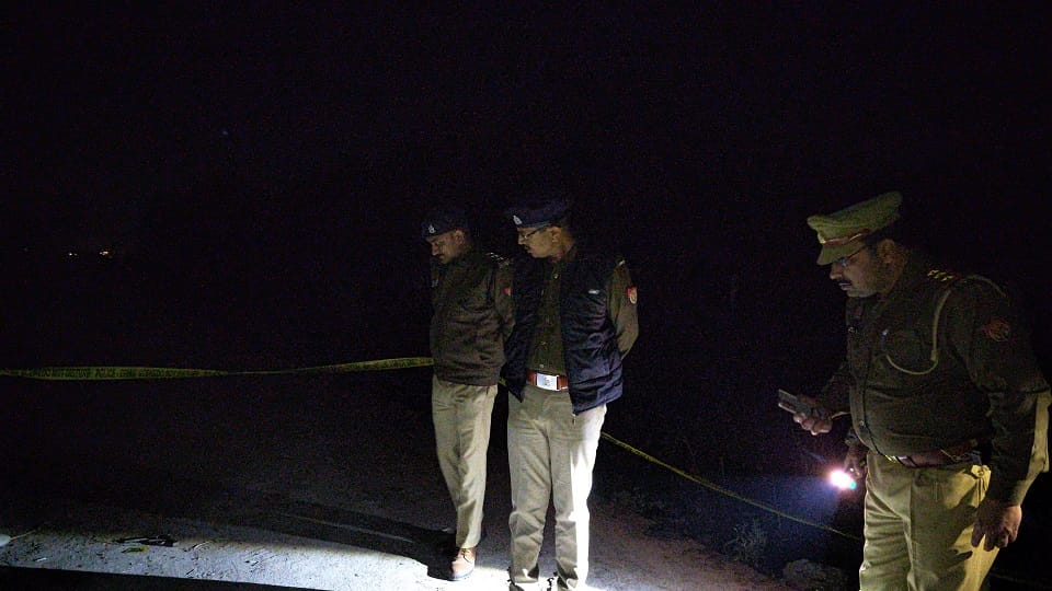 Police encounter with accused who were absconding with Rs 1 lakh from restaurant operator