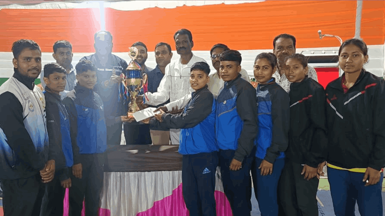 women Kabaddi team won by defeating Rajnandgaon in final match