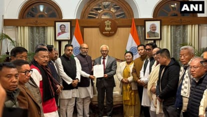राज्यपाल अजय भल्ला और पू्र्व सीएम एन बीरेन सिंह