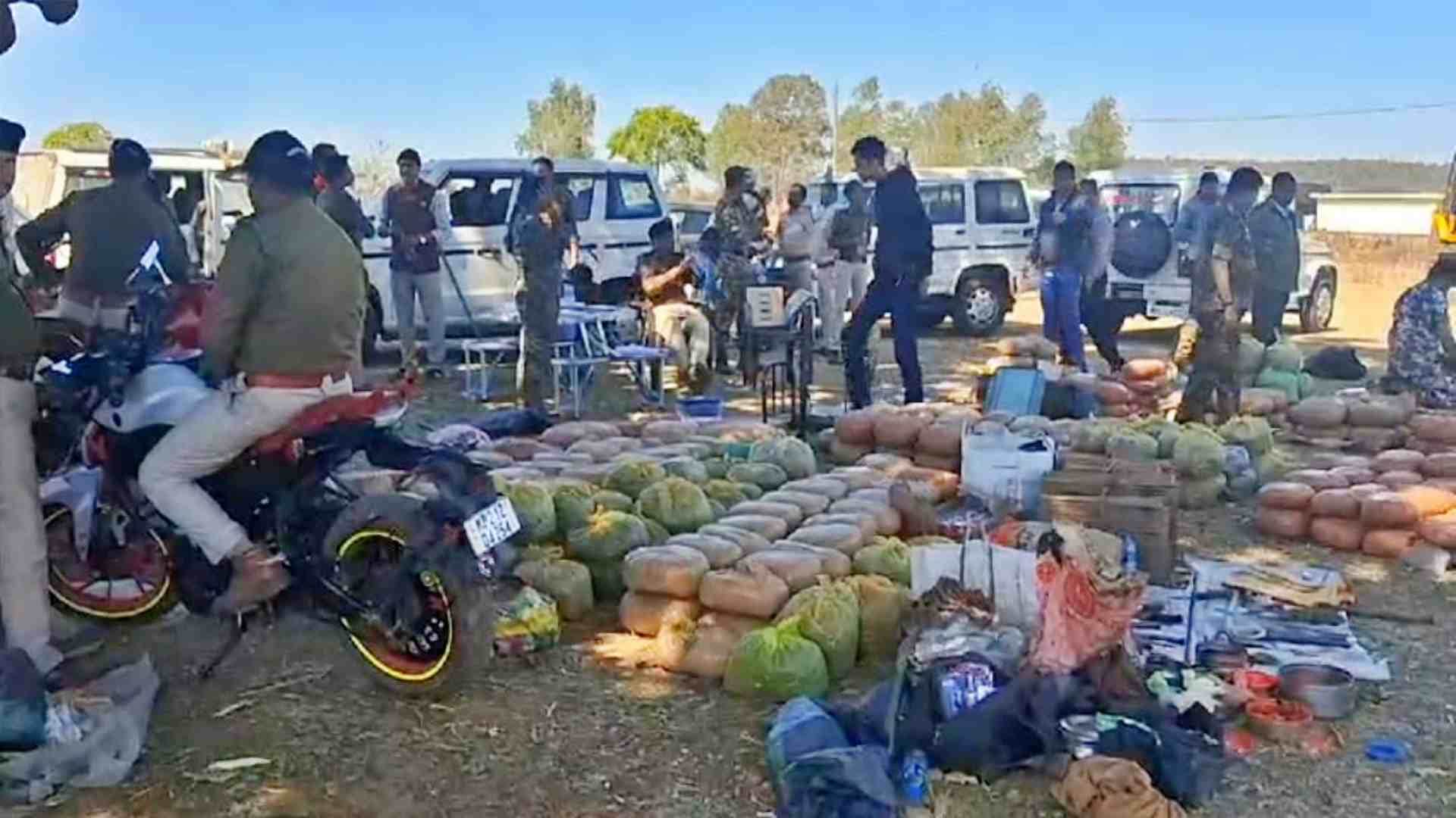 पकड़ा गया अवैध पदार्थ।