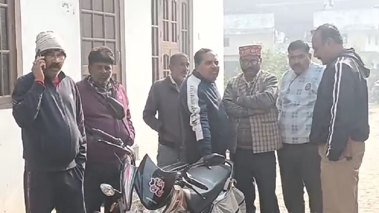 Lover who had gone to meet his girlfriend at her home hanged himself died In Lakhimpur Kheri