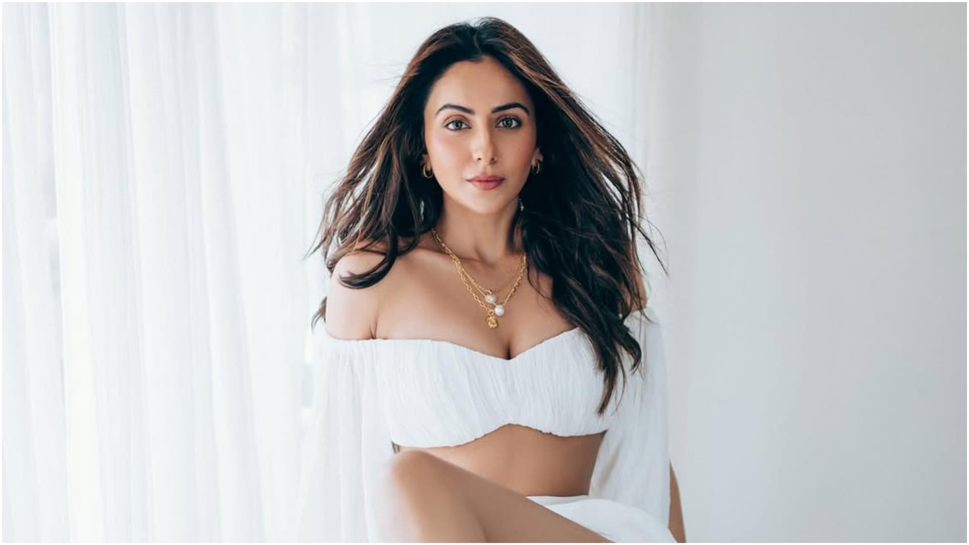 Ajay Devgan has romanced with youngest actress in movies now Vaani Kapoor of raid 2 is included in the list