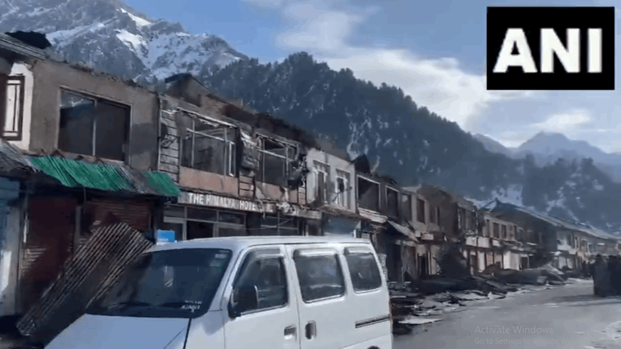 There is shortage of fire and emergency vehicles says locals fire in Sonamarg market