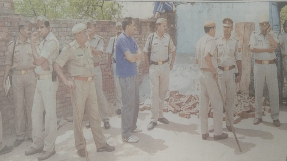 The Supreme Court acquitted the accused who was sentenced to death for killing six people