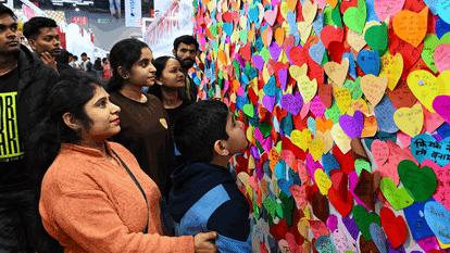 Thousands of book lovers arrived on last day of Delhi Book Fair