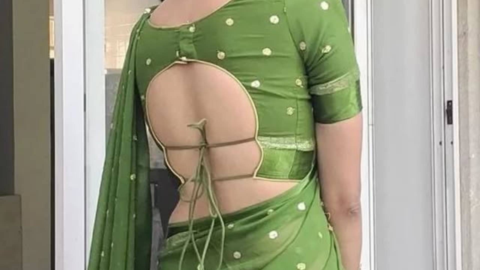 Unique Blouse Designs If you are fond of wearing this then try this unique blouse design now disprj