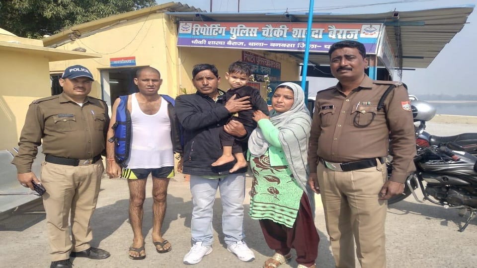 A three year old child fell into the Sharda canal in banbasa champawat