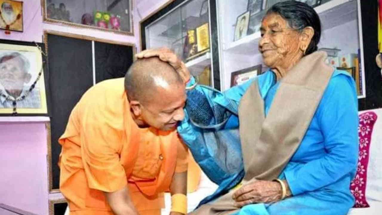 CM Yogi Adityanath Uttarakhand Visit sisters bid farewell to CM Yogi by feeding him curd and sugar