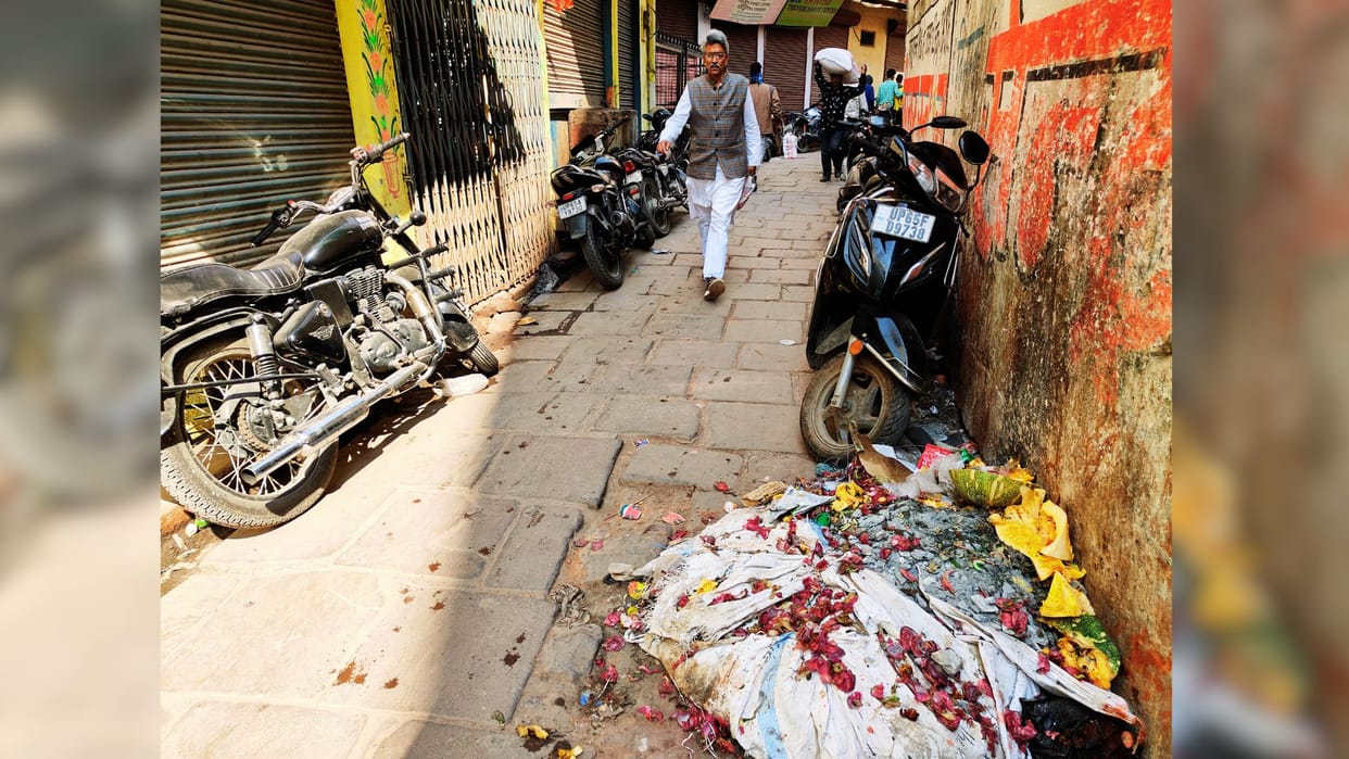 Cleaning in Varanasi bad state 700 additional workers duty in three shifts garbage not lifted