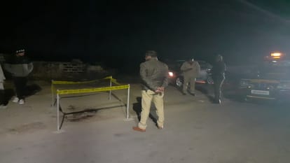 Baghpat: In road rage, mother in car shot in face and daughter's hand... Husband kept shouting for help