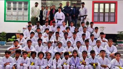Sports News Today Two players from Varanasi will play in DPL wrestling team leaves for Ambedkar Nagar