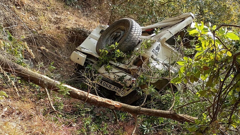 vehicle fell into ditch in lohaghat