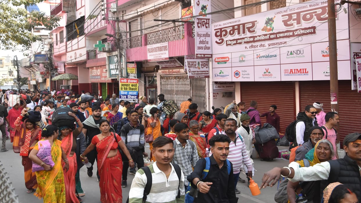 Mahakumbh 2025 Flour Sugar Refined Oil Shortage Hits Prayagraj Retail Shops Out of Stock due to Mahkumbh Traff