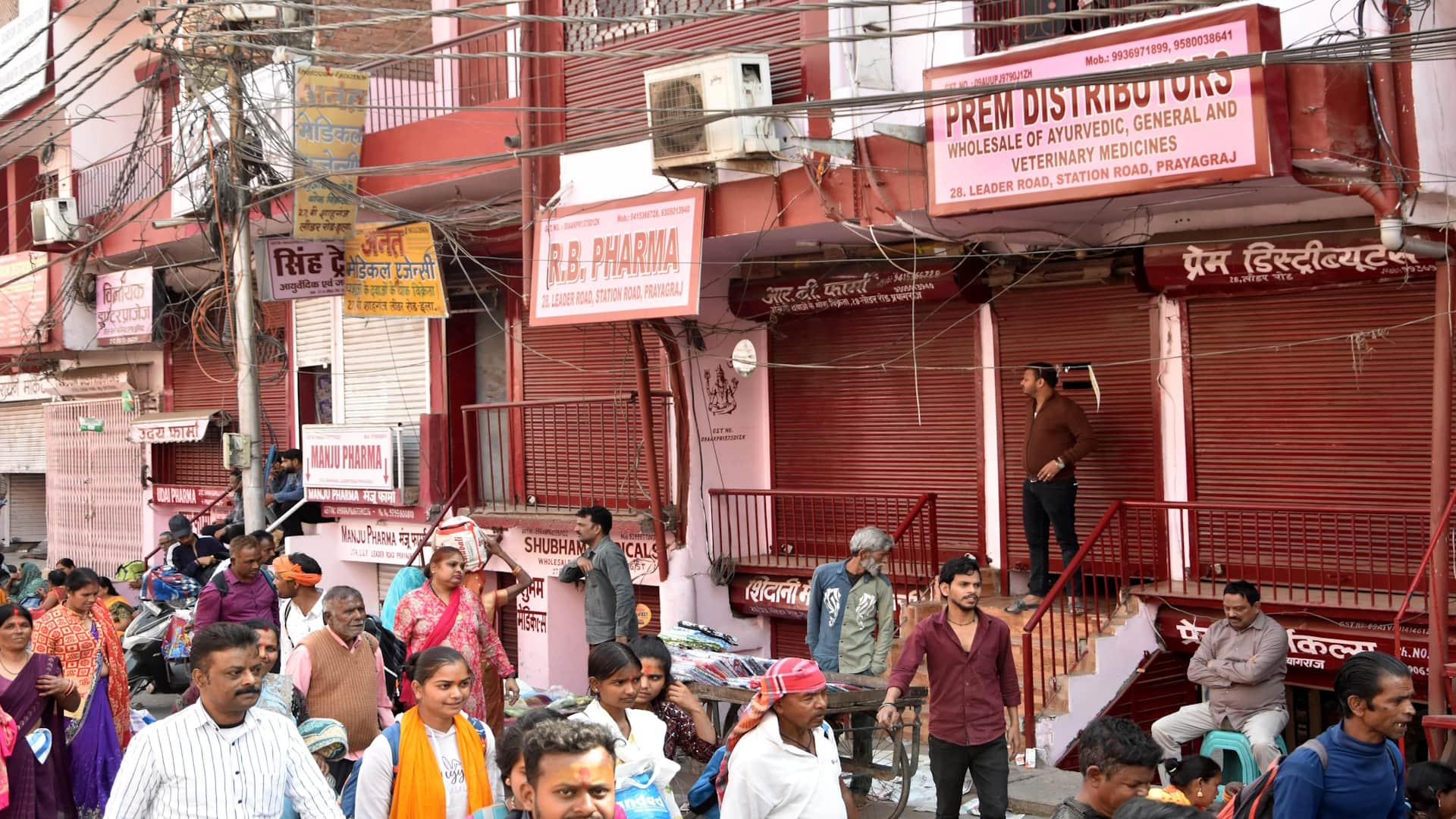 Mahakumbh Traffic Jam Impacted Warehouse Shortage of Milk and Food Crisis