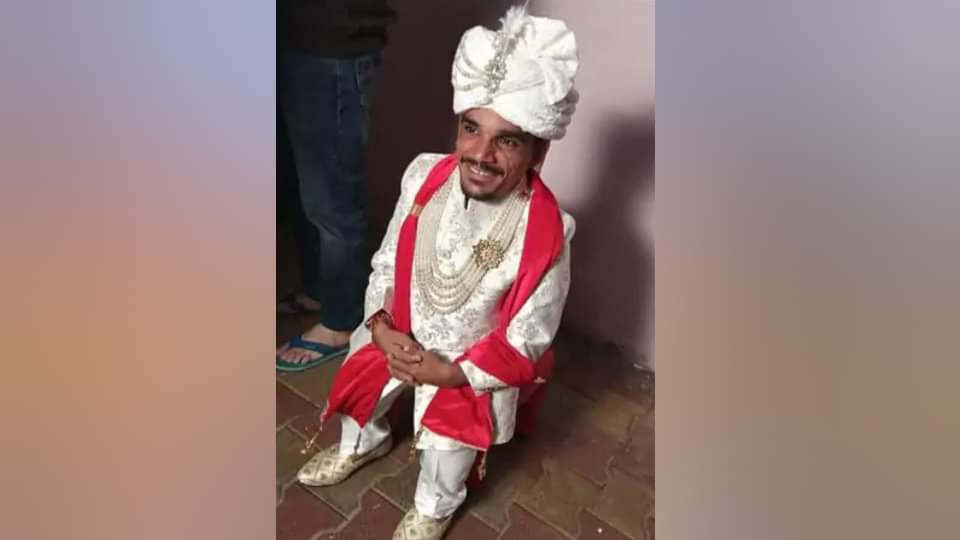 Social Media Love 3.5-Foot Supreet from Jalandhar Marries 2.5-Foot Jamsher Know Details News in Hindi