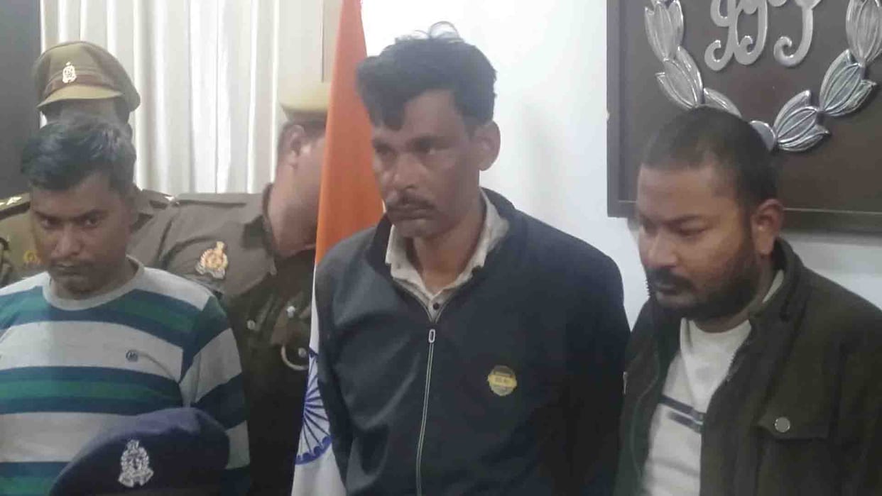 Kanpur: Maintenance engineer along with supervisor used to steal edible oil in the yard, three arrested