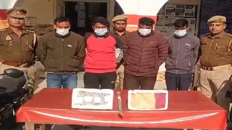 Bijnor: The manager himself caused the theft of six lakh rupees in Muthoot Finance
