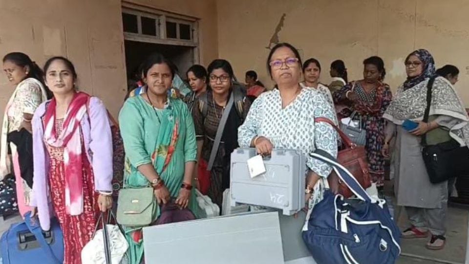 Polling team leaves for polling stations in Korba