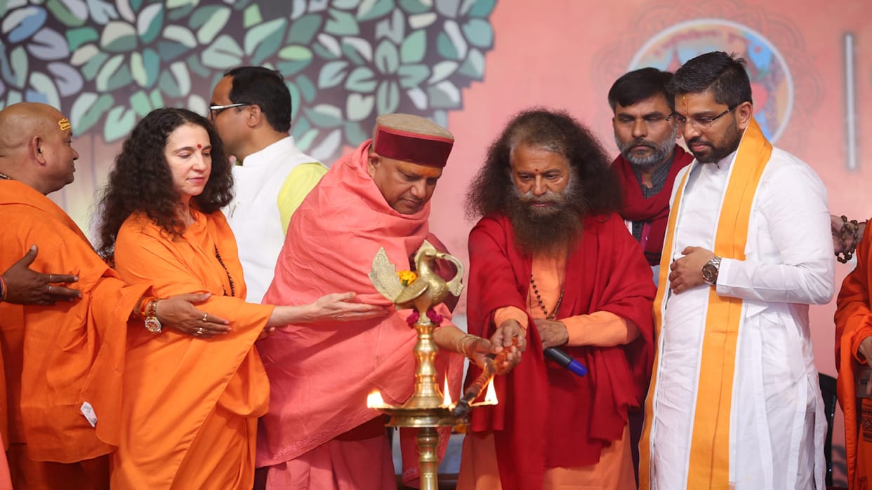 Mahakumbh: A confluence of world famous Kirtan groups took place on the land of Mahakumbh
