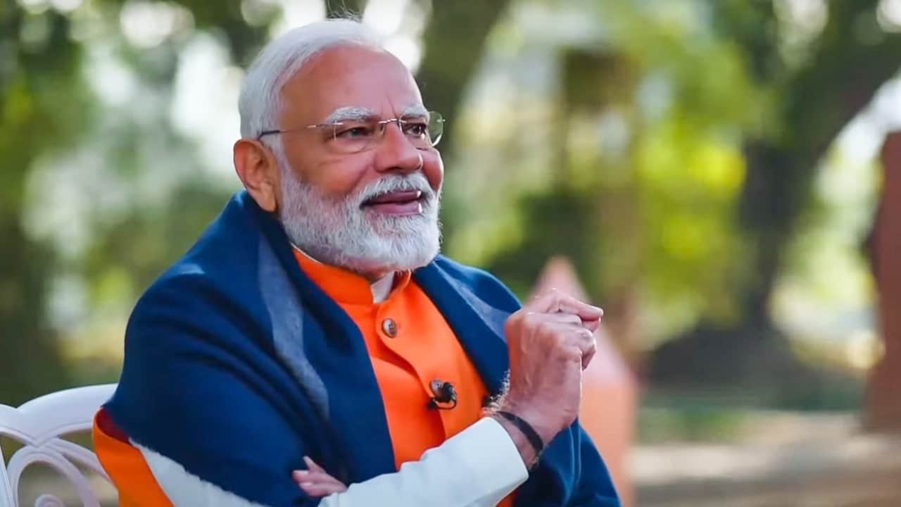 Pariksha Pe Charcha 2025 Updates PM Modi Interact With Students For Board Exam formula for success