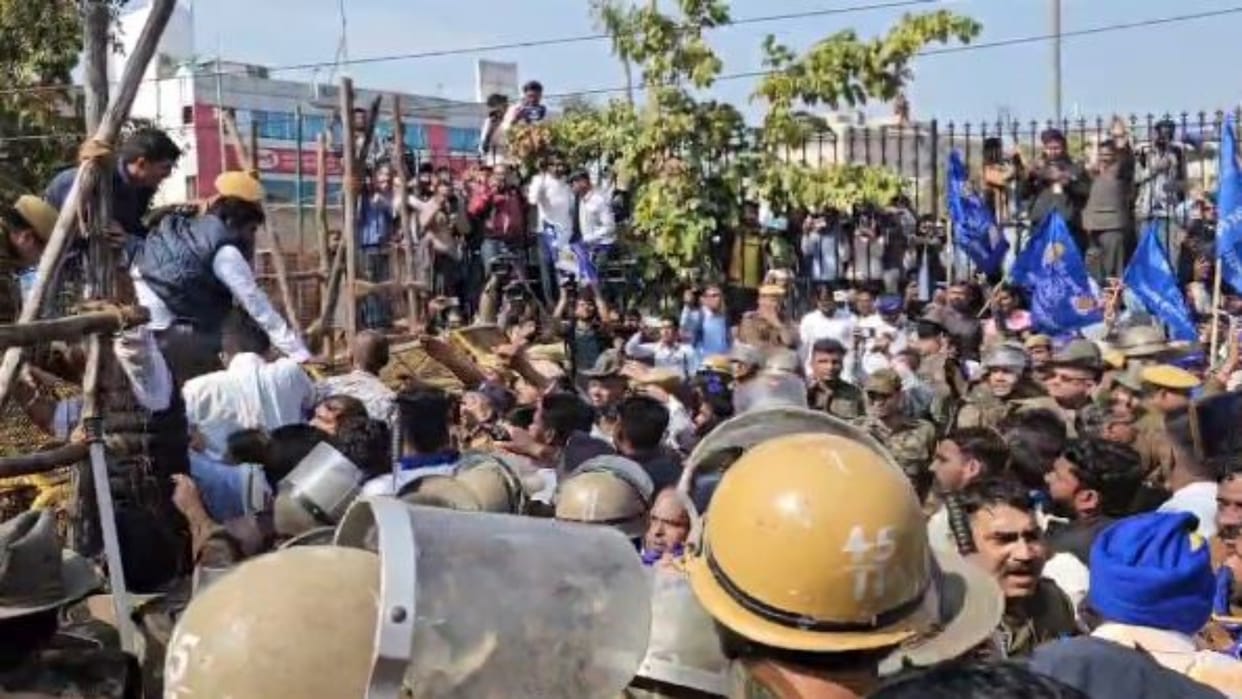 Jaipur: Bhim Army held a strong demonstration at martyr memorial, warned the government with 12-point demands