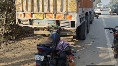 Teacher and his daughter died due to truck hit a bike on highway in Bareilly