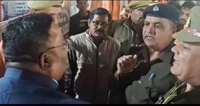 Tehsildar came to listen to song of Haryanvi singer Renuka Pawar policemen misbehaved