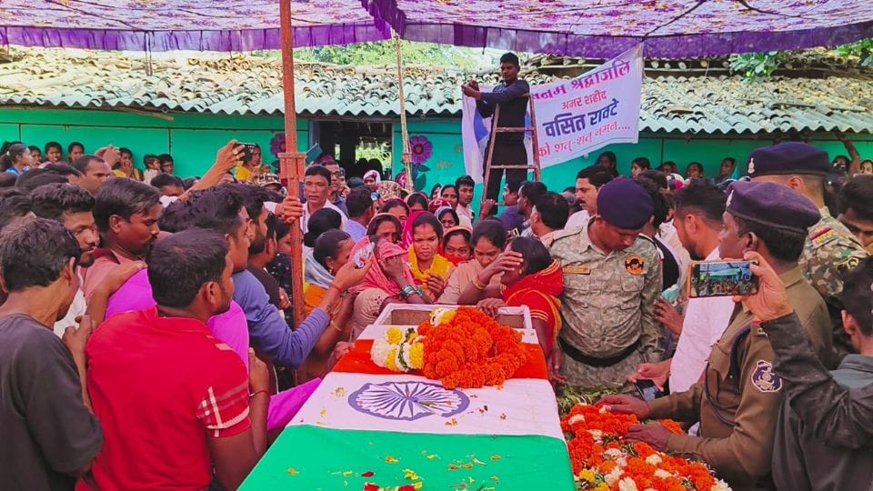 वीर सपूत वासित कुमार का पार्थिव शरीर पहुंचा गांव
