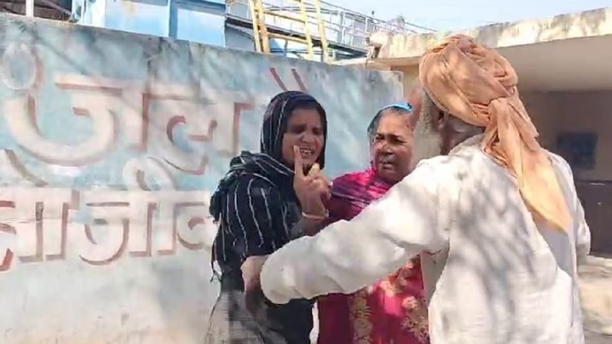 husband killed his wife and ran away after covering her body with sheet in Shahjahanpur