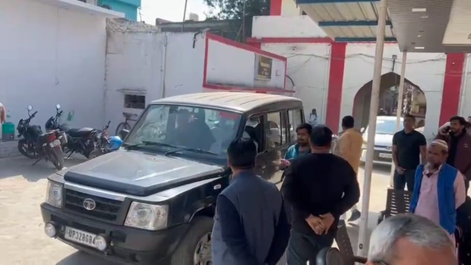 Bribery in Amroha: JE arrested for taking bribe of 60 thousand, middleman also arrested