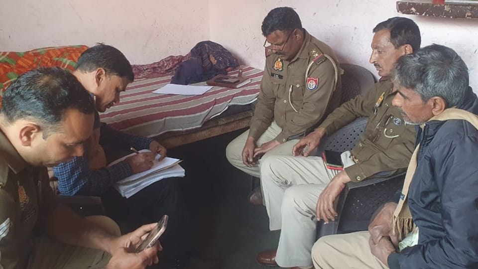 Amroha Crime News Woman Slits Her Throat After Killing Daughters Video Calls Husband in Final Moments