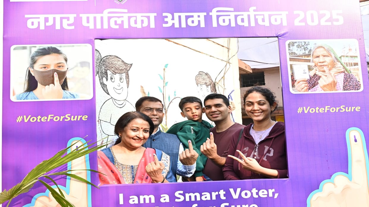 Chhattisgarh State Election Commissioner Ajay Singh and Raipur Collector voted with their families