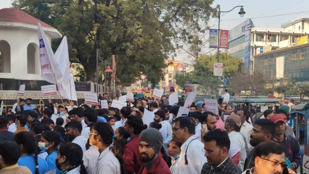 IMA Doctors protest in Bareilly demanding payment of Ayushman