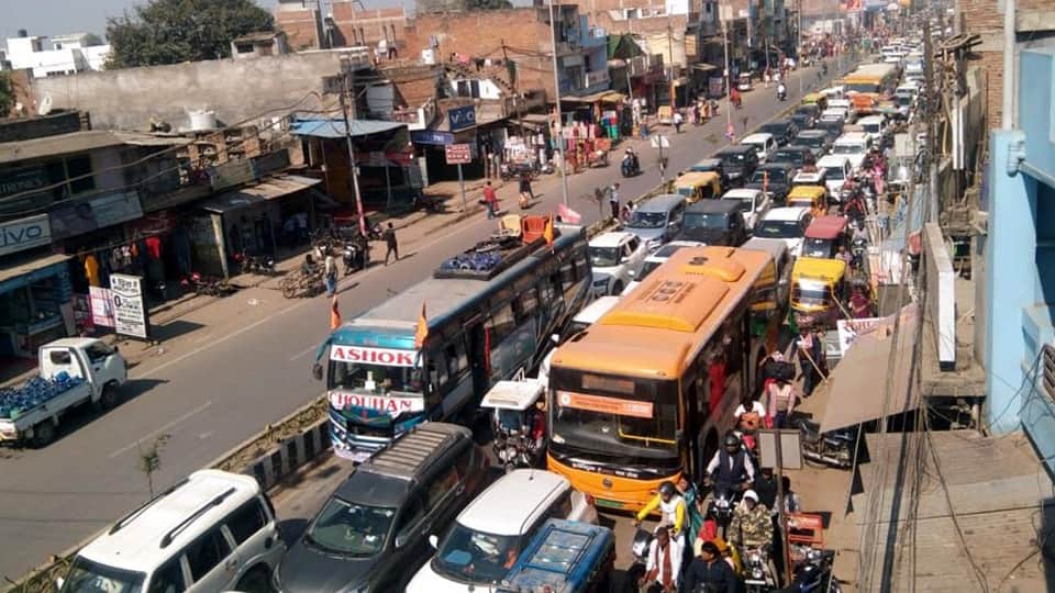 Mahakumbh 2025 Flour Sugar Refined Oil Shortage Hits Prayagraj Retail Shops Out of Stock due to Mahkumbh Traff