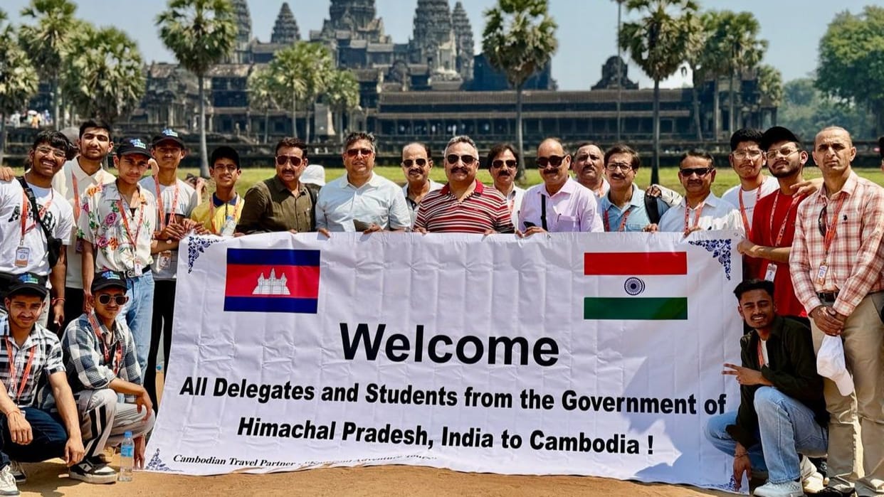 group of meritorious students from Himachal reached Cambodia visited the world largest Hindu temple Angkor Wat