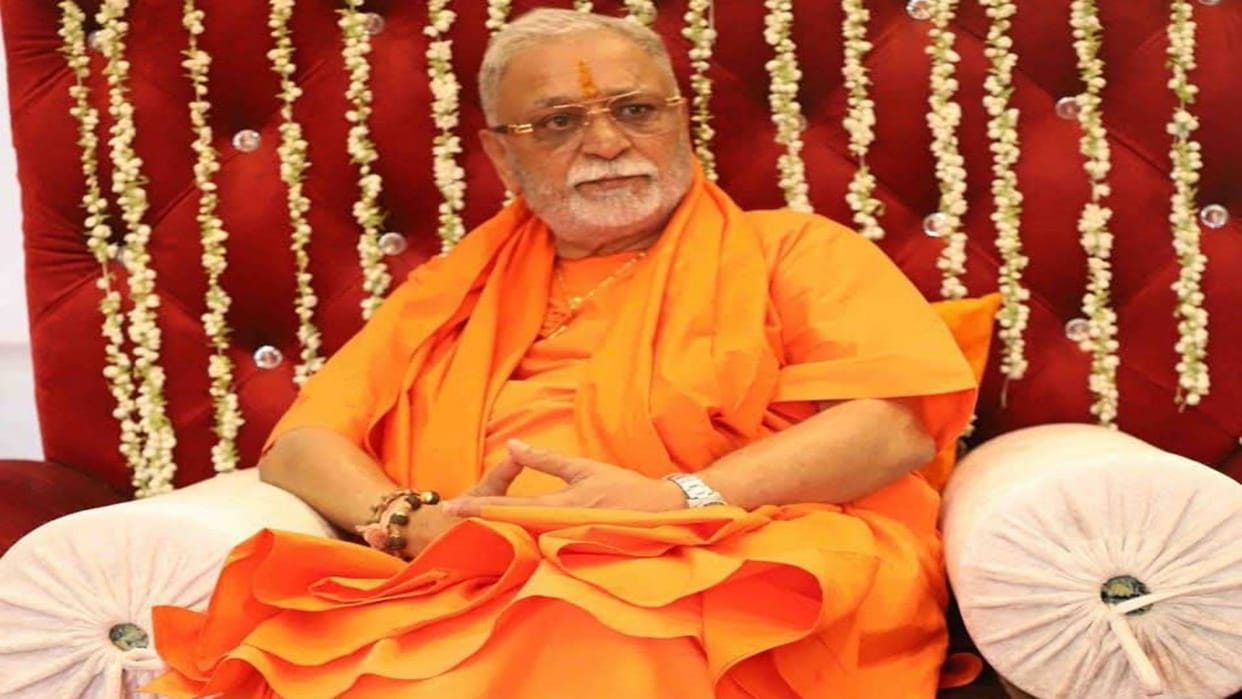 Ujjain Mahamandaleshwar angry with Rahul Gandhi statement on Manusmriti expel him from Sanatan Dharma