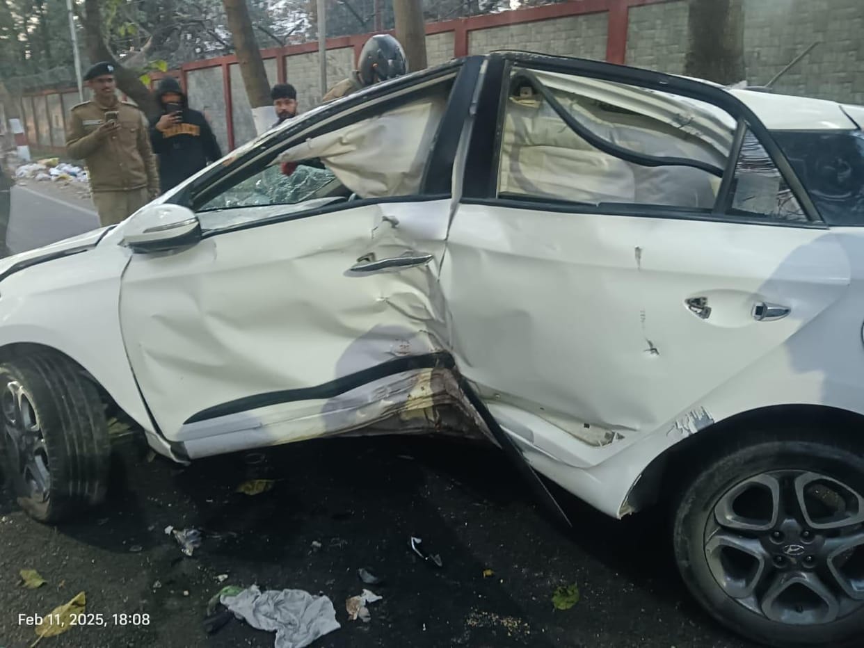 Dehradun Accident Near ONGC Chowk again uncontrolled car hit divider and then the tree