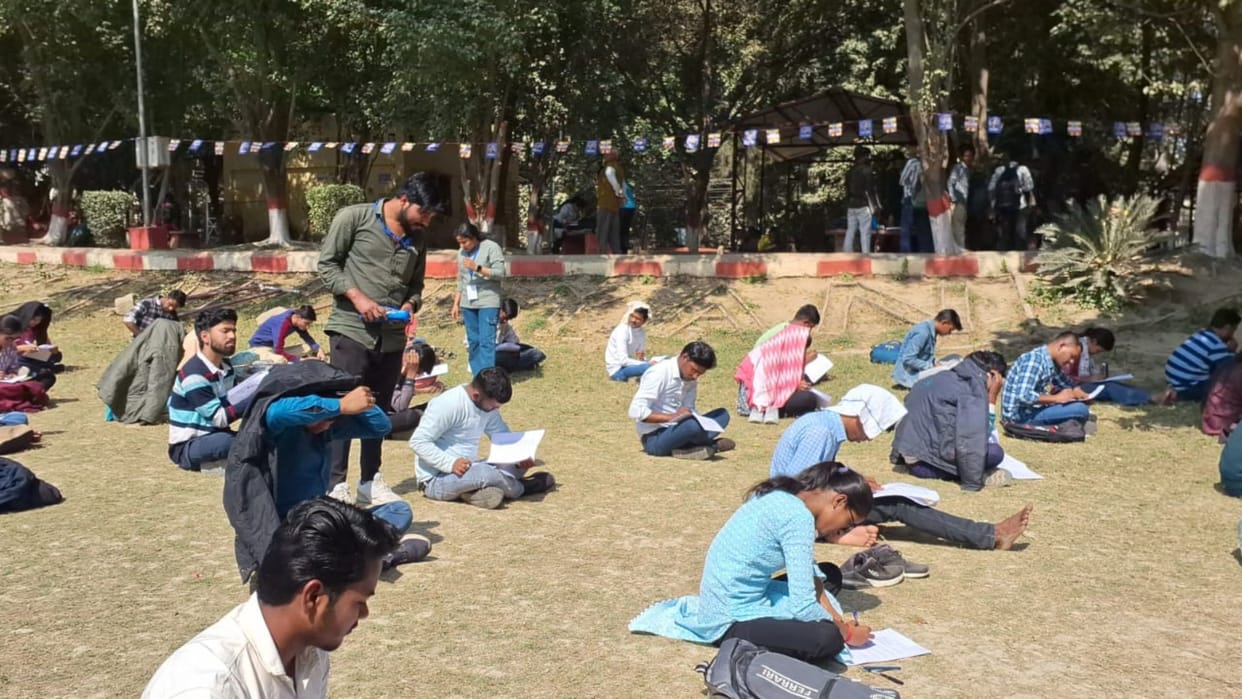 Painting and quiz competition based on Saint Guru Ravidas organized in BHU