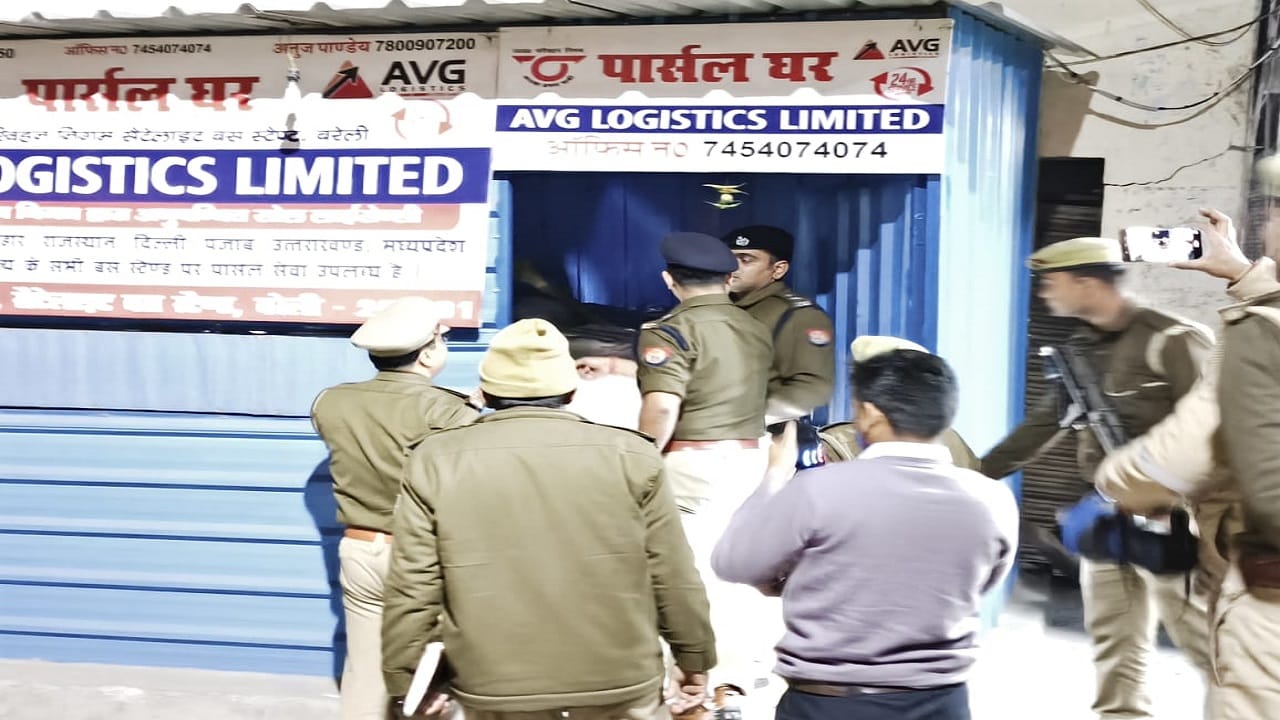 Parcel contractor brother shot dead at satellite bus stand in Bareilly see photos